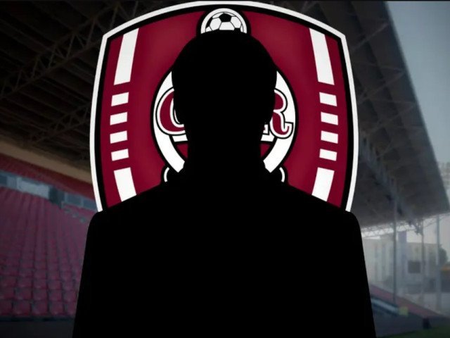 CFR Cluj, în centrul unor controverse financiare, dar și sportive Echipa de fotbal CFR Cluj se confruntă cu noi probleme, de această dată de natură financiară, care ar putea avea repercusiuni asupra clasamentului din SuperLiga