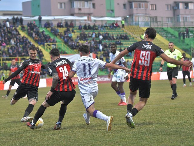 Dinamo joacă joi în Cupa României, iar Farul la Csikszereda în SuperLiga În această săptămână, fanii fotbalului vor avea parte de meciuri interesante