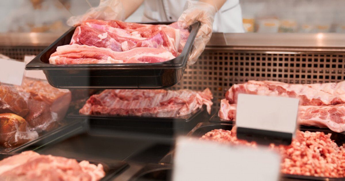 Importul de carne congelată din Spania, decongelată și vândută drept proaspătă, interzis de ministrul agriculturii Florin Barbu, ministrul Agriculturii, a anunțat joi că importurile de carne congelată din Spania, care erau decongelate ulterior în România și comercializate ca produse proaspete, nu vor mai fi permise
