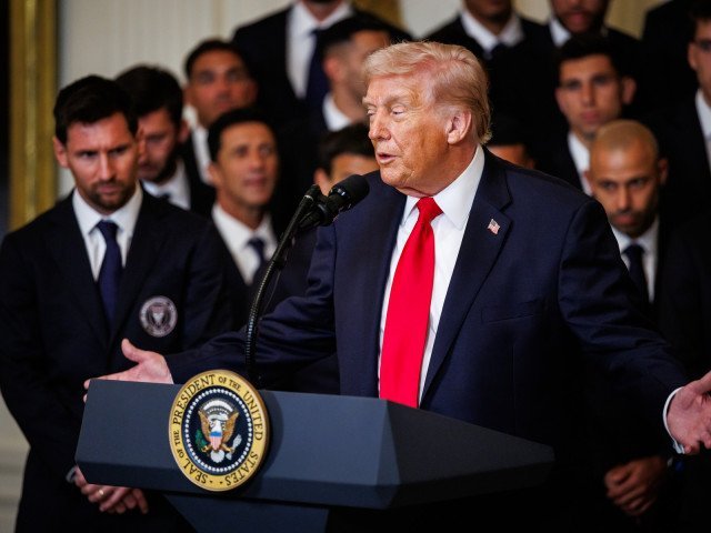 Trump dezvăluie cereri de pace din partea Iranului, respinse categoric Fostul președinte american Donald Trump a declarat că a respins solicitări din partea Iranului pentru încheierea unui acord de pace