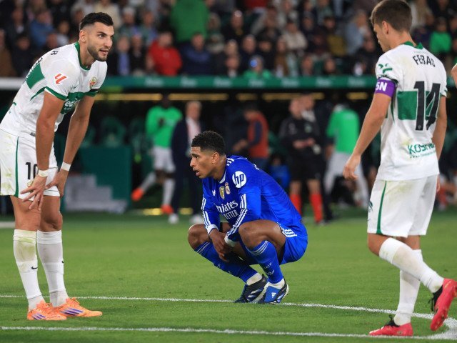 Rafa Mir, atacant de la Elche, judecat pentru agresiune sexuală agravată Fotbalistul spaniol Rafa Mir, în prezent împrumutat la Elche, se confruntă cu acuzații grave, urmând să fie judecat pentru agresiune sexuală agravată și vătămare corporală