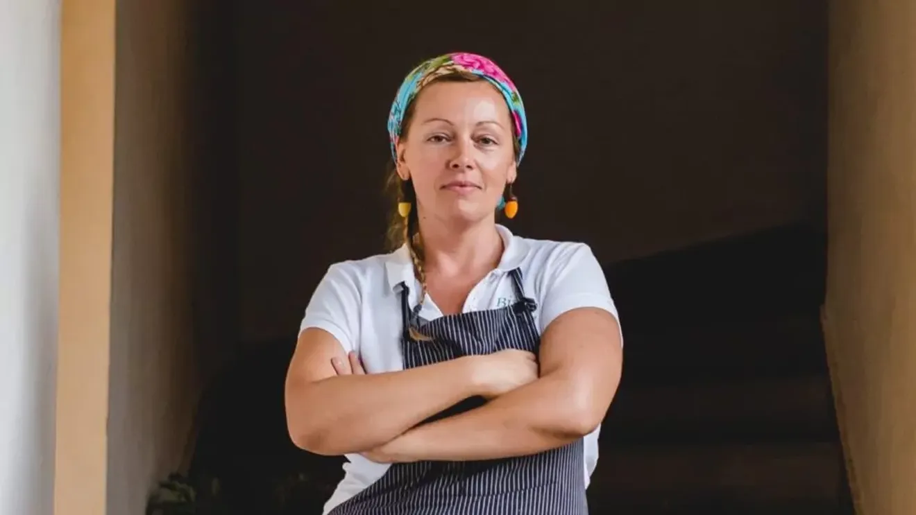 Amenzi usturătoare pentru restaurantele care nu raportează risipa alimentară Operatorii din sectorul agroalimentar, inclusiv restaurantele și alte afaceri din HoReCa, au termen limită până la 31 martie 2026 pentru a transmite raportările privind reducerea risipei alimentare aferente anului 2025