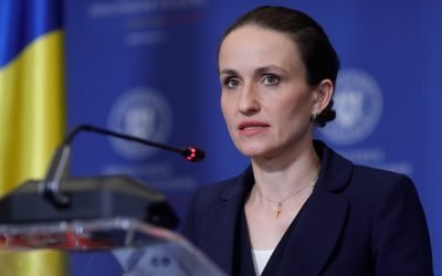 Peste 14.000 de români în Emiratele Arabe Unite: Recomandări de la Ministerul Afacerilor Externe Aproximativ 14.000 de cetățeni români se află în prezent în Emiratele Arabe Unite, conform informațiilor furnizate de Ministerul Afacerilor Externe (MAE)