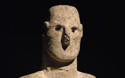 Descoperire uimitoare în Turcia: Cea mai veche statuie umană în mărime naturală O statuie umană cu o vechime de peste 11.500 de ani, considerată cel mai vechi exemplu de sculptură umană în mărime naturală, a fost descoperită în sudul Turciei