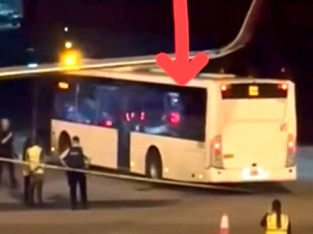 Căpitanul naționalei de fotbal feminin a Iranului se întoarce în țară, după ce a renunțat la azilul politic în Australia Zahra Ghanbari, căpitanul echipei naționale feminine de fotbal a Iranului, a renunțat la cererea de azil politic în Australia și se pregătește să se întoarcă în țara natală