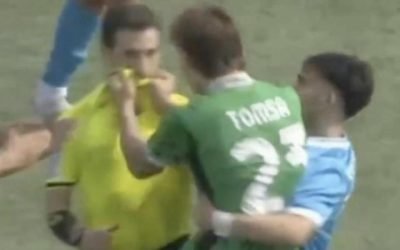 Scandal la un meci din campionatul italian de tineret: Troy Tomșa, eliminat și recalcitrant Fotbalistul român Troy Tomșa a fost protagonistul unui incident violent la un meci din campionatul Primavera dintre Napoli și Sassuolo, pierzându-și cumpătul în urma unei decizii de arbitraj