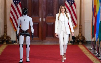 Melania Trump și un robot umanoid, o premieră la Casa Albă O premieră a avut loc la Washington, unde Melania Trump a pășit pe covorul roșu alături de un robot umanoid