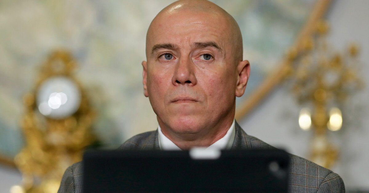 Moțiunea împotriva ministrului Culturii, respinsă de Senat Moțiunea simplă depusă de AUR împotriva ministrului Culturii, András Demeter, a fost respinsă luni de Senat
