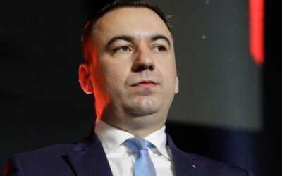 Guvernul consideră reducerea accizelor la carburanți pentru a evita prețul de 10 lei pe litru Ministrul Energiei, Bogdan Ivan, a declarat sâmbătă, la Bistrița, că guvernul lucrează la cinci scenarii pentru a preveni creșterea prețurilor la carburanți peste pragul de 10 lei pe litru