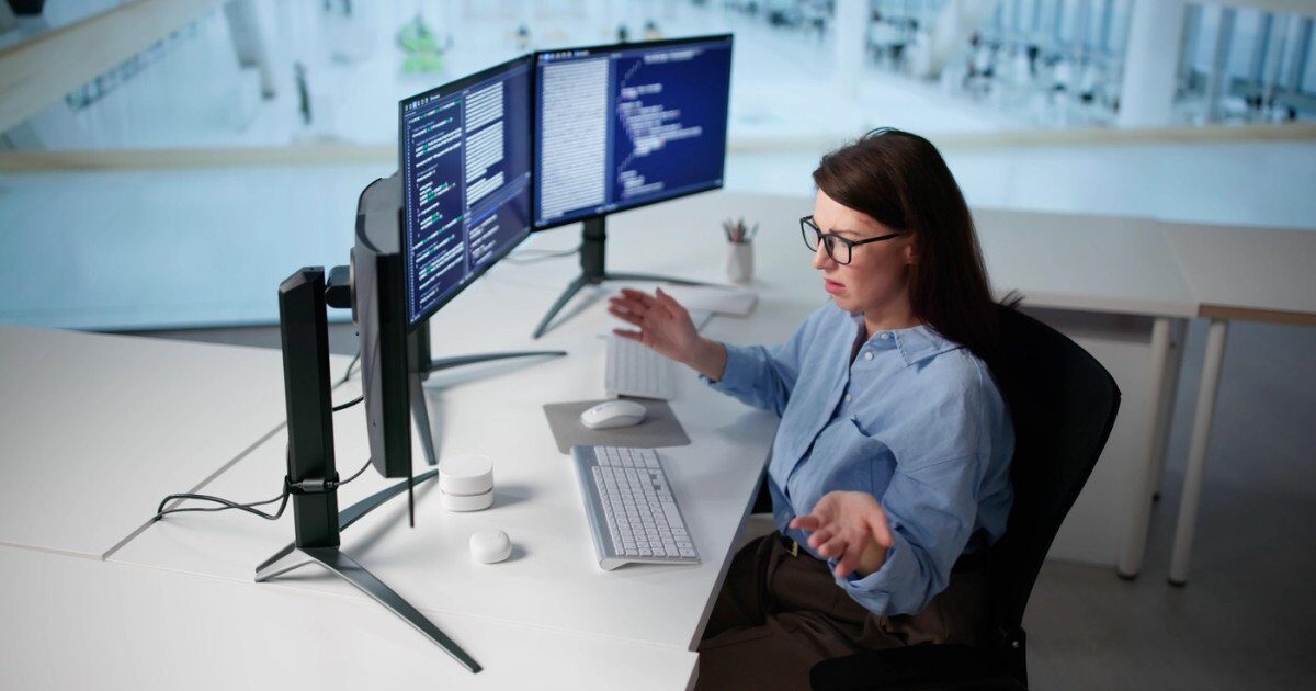 Aplicațiile de inteligență artificială pot afecta capacitatea de judecată a utilizatorilor, arată un studiu Noi cercetări arată că sistemele de inteligență artificială (AI) pot influența negativ modul în care utilizatorii iau decizii