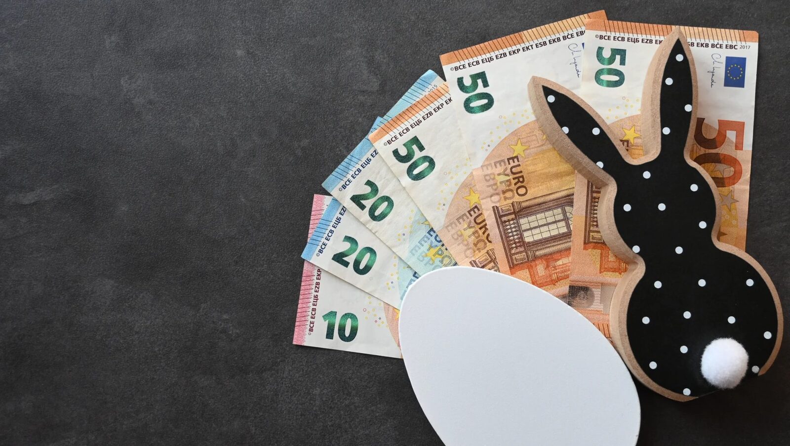 Ajutoarele financiare pentru românii din diaspora, o perspectivă pentru Paștele 2026 Românii din diaspora cu venituri mici nu vor beneficia de ajutoare financiare directe de la statul român pentru Paștele din 2026