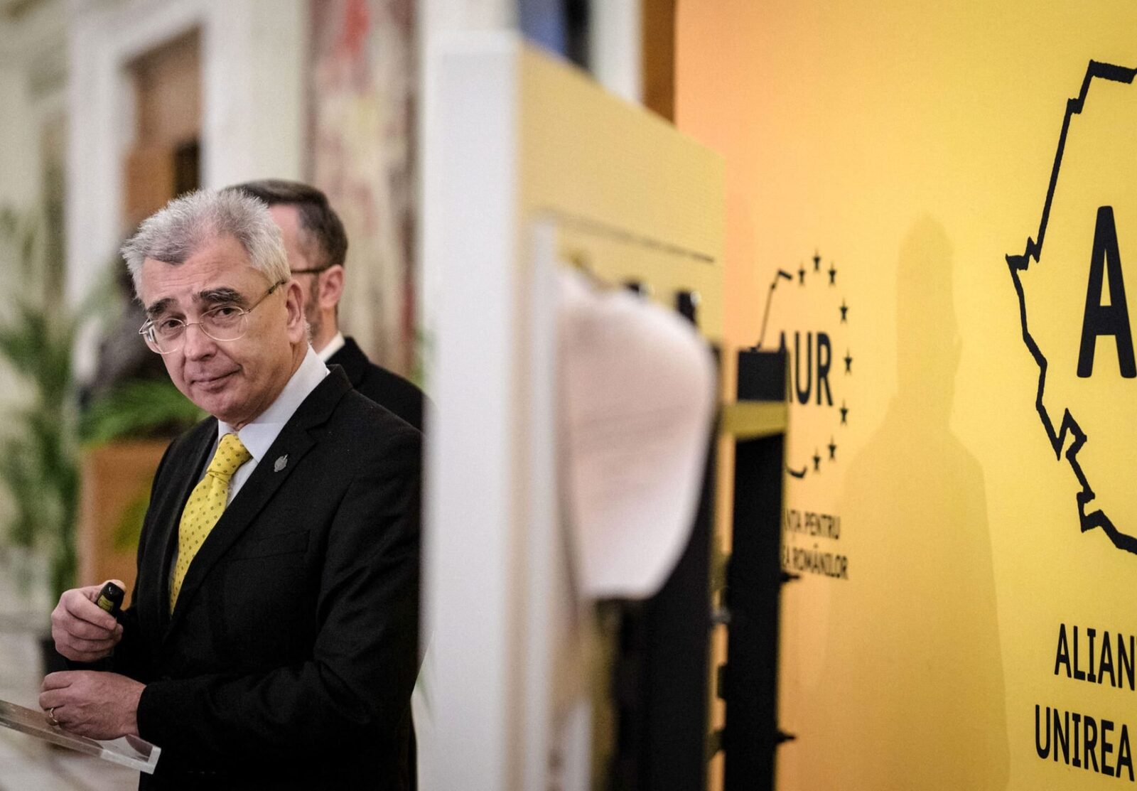 AUR exclude orice colaborare cu partidele din actuala coaliție de guvernare, cu o singură excepție: un guvern cu mandat limitat, dedicat organizării de alegeri