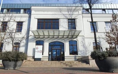 Sectorul 3 vrea să instaleze stații de încărcare rapidă pentru mașinile electrice Primăria Sectorului 3 a lansat o licitație pentru un acord-cadru ce vizează achiziția și instalarea unor stații de încărcare rapidă pentru vehiculele electrice