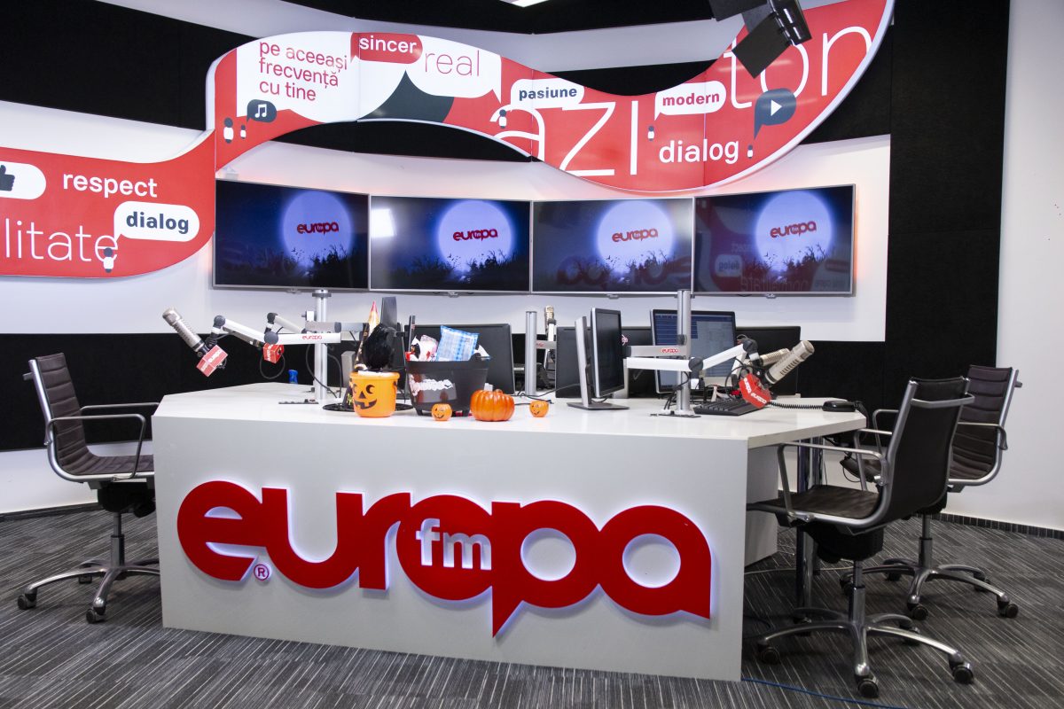 Radio Academy: Europa FM și Virgin Radio lansează un program de mentorat pentru studenți Europa FM, Virgin Radio și Vibe FM investesc în viitorul industriei media prin lansarea Radio Academy, un program de mentorat dedicat studenților interesați de jurnalism și radio