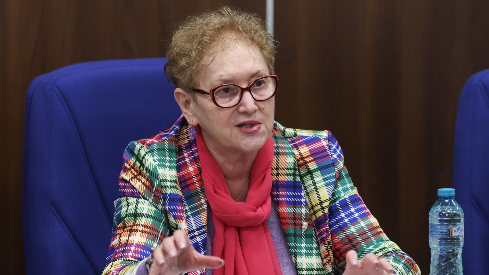 Avocatul Poporului atacă la Curtea Constituțională ordonanța privind reforma administrației Avocatul Poporului, Renate Weber, a contestat la Curtea Constituțională ordonanța de urgență prin care guvernul implementează reforma în administrația publică
