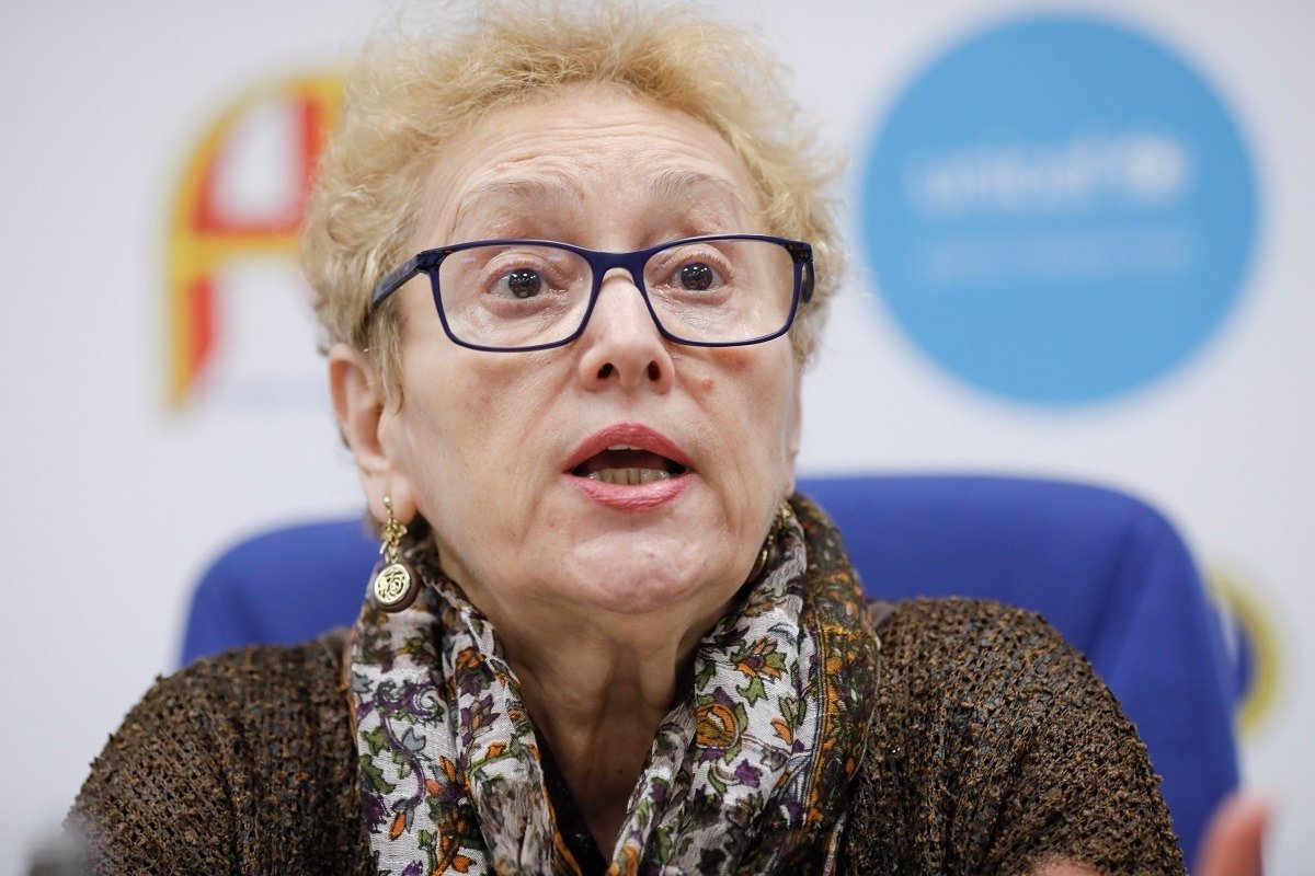 Avocatul Poporului ar putea ataca la CCR ordonanța privind reforma administrativă Surse din g4media.ro susțin că Renate Weber, Avocatul Poporului, intenționează să sesizeze Curtea Constituțională cu privire la ordonanța de urgență ce vizează reforma administrației publice
