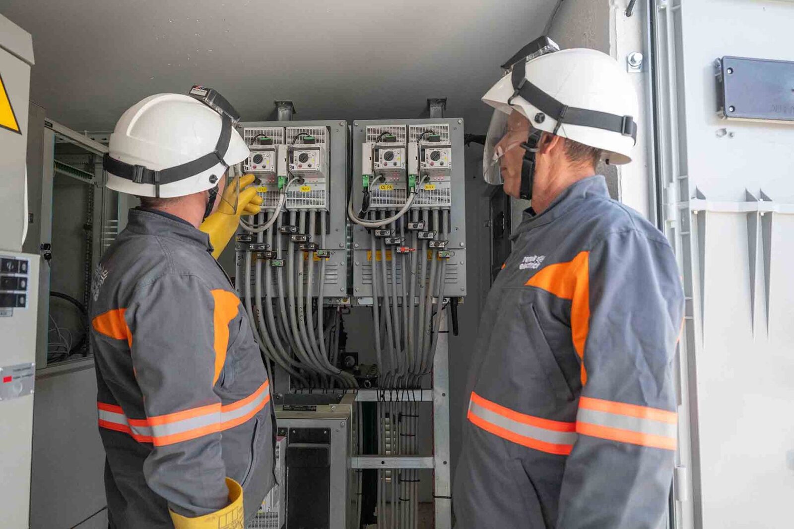 Rețele Electrice România modernizează infrastructura din Ilfov, investiție de peste 41 de milioane de lei Rețele Electrice România, parte a grupului PPC, a finalizat lucrările de modernizare a rețelelor de distribuție de energie electrică în localitățile Dascălu și Petrăchioaia, județul Ilfov