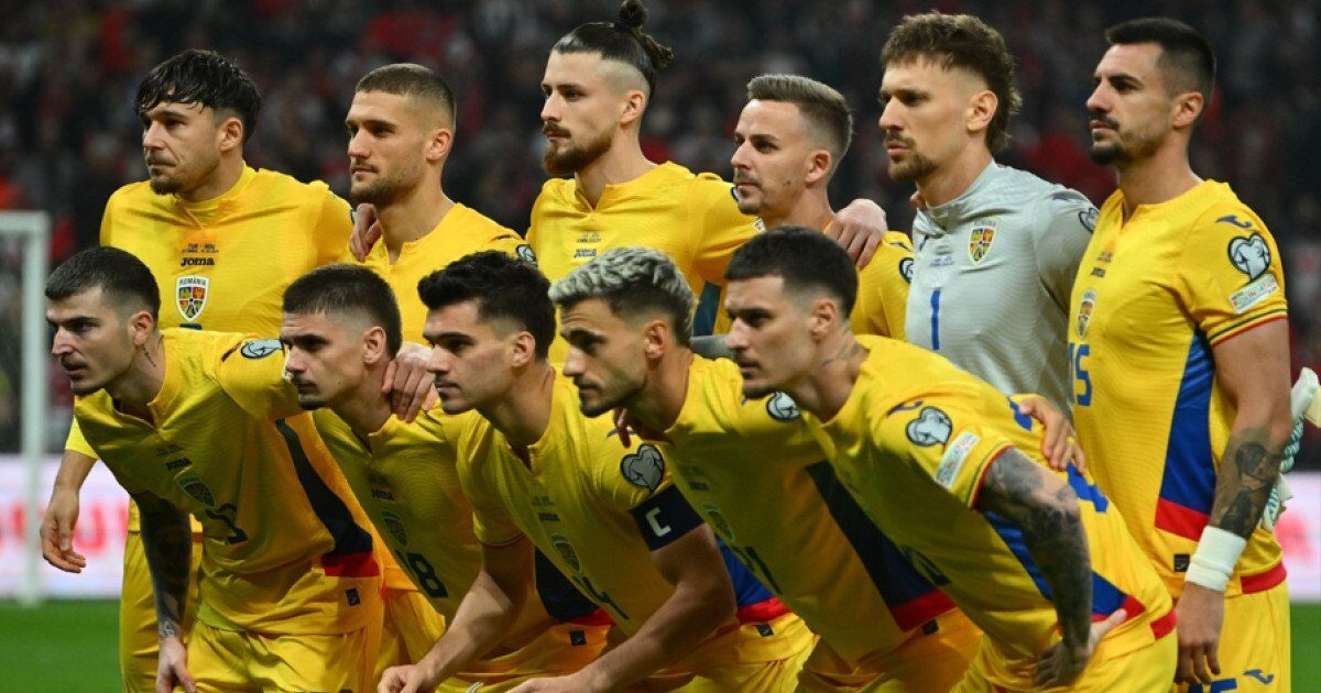 După ratarea calificării la Cupa Mondială, România joacă azi un amical cu Slovacia. Cine va sta pe bancă în locul lui Mircea Lucescu