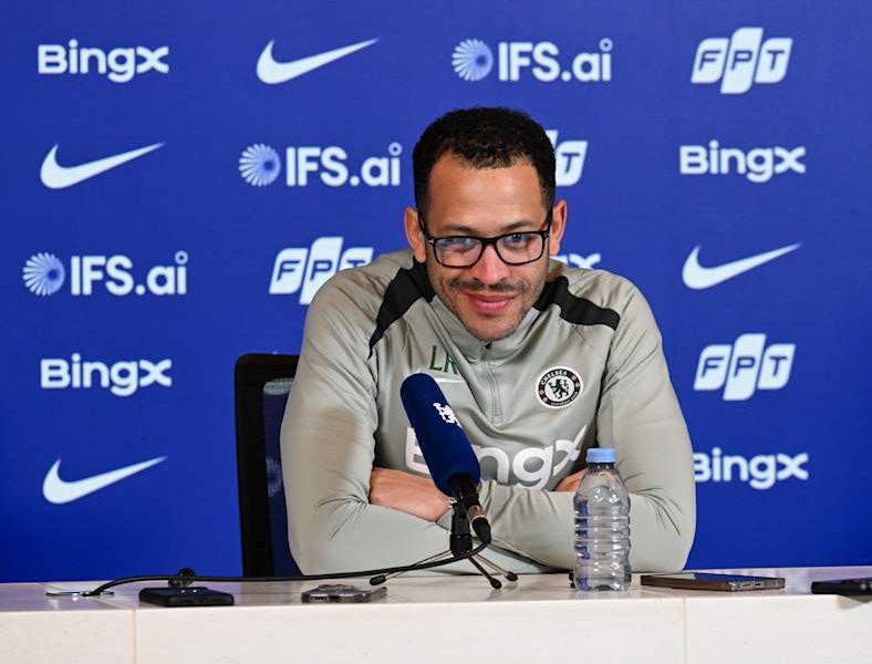 Liam Rosenior delivers the latest Chelsea team news ahead of Aston Villa | News | Official Site