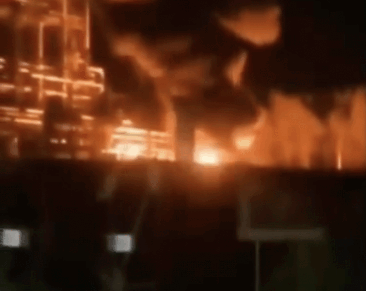 Ucraina revendică atacul cu drone asupra unui terminal petrolier rusesc, în ciuda avertismentelor americane Kievul a anunțat un nou atac cu drone asupra portului Novorossiisk de la Marea Neagră, vizând un terminal petrolier