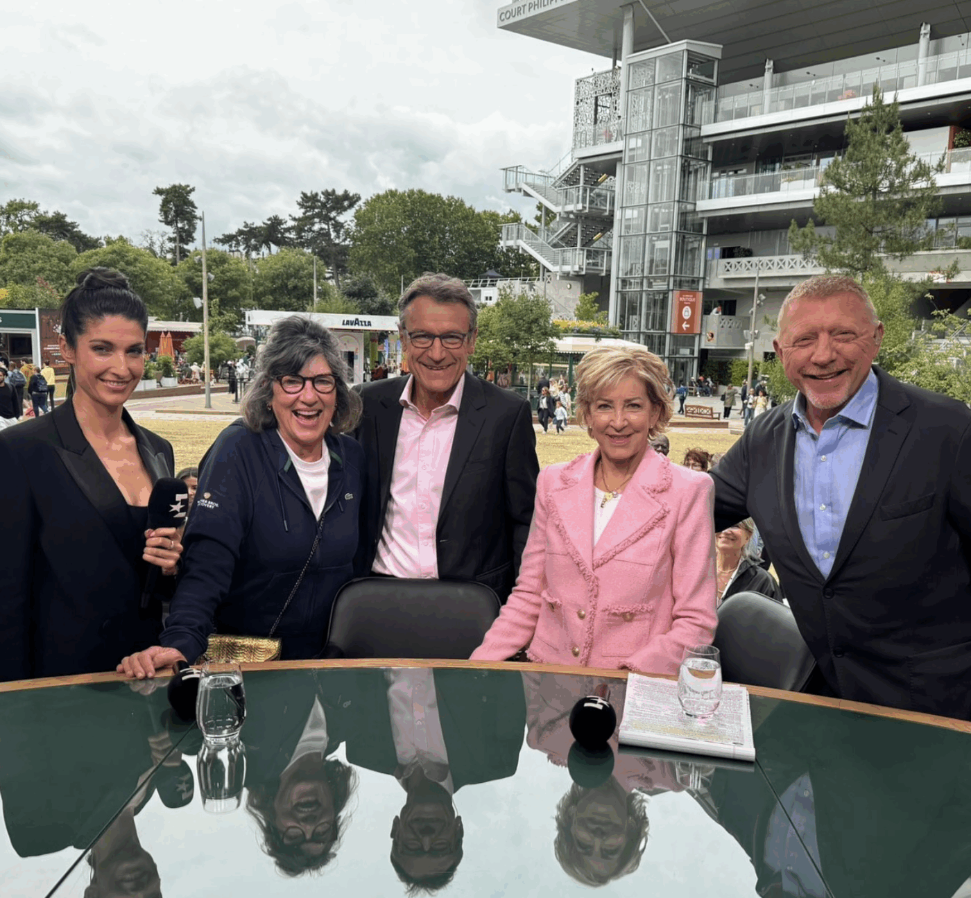 Boris Becker recunoaște public infidelitatea care a dus la divorțul de prima soție Fostul mare tenismen german Boris Becker, apropiat al omului de afaceri român Ion Țiriac, a făcut o serie de declarații sincere despre un episod controversat din viața sa personală
