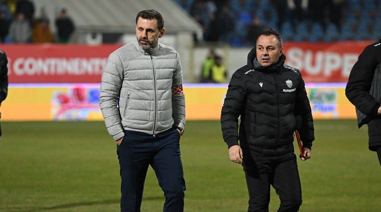 Ultrașii dinamoviști discută cu Kopic și Petre după incidentul de la meciul cu Metalul Buzău Dinamo București trece printr-o perioadă pozitivă pe teren, cu șanse la titlu și în Cupa României, însă relația cu o parte a suporterilor pare să fie tensionată
