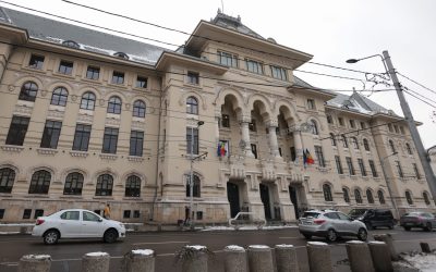 Primăria Capitalei, pe cale să intre în criză financiară: Bucureștiul riscă incapacitatea de plată Liderii PSD, USR și UDMR sunt nemulțumiți de un mecanism introdus în proiectul de buget pentru 2026, care ar obliga primăriile din țară să acopere datoriile Primăriei Capitalei