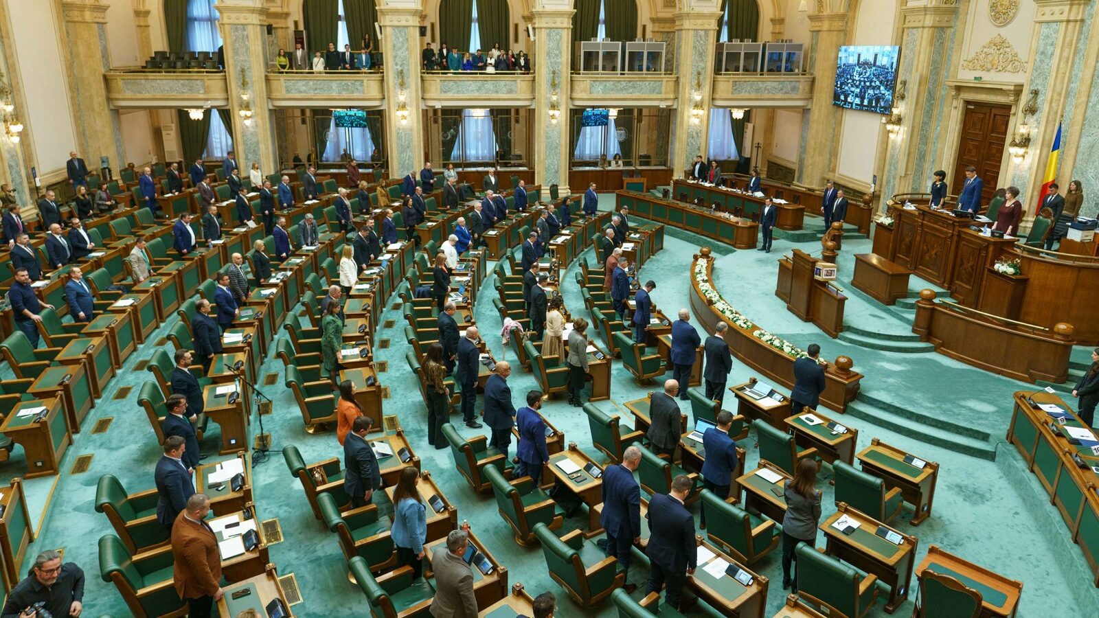 Senatul aprobă înființarea unui serviciu național de comunicații electronice Senatul a adoptat astăzi proiectul de lege care stabilește cadrul juridic pentru înființarea Serviciului Național de Comunicare Electronică