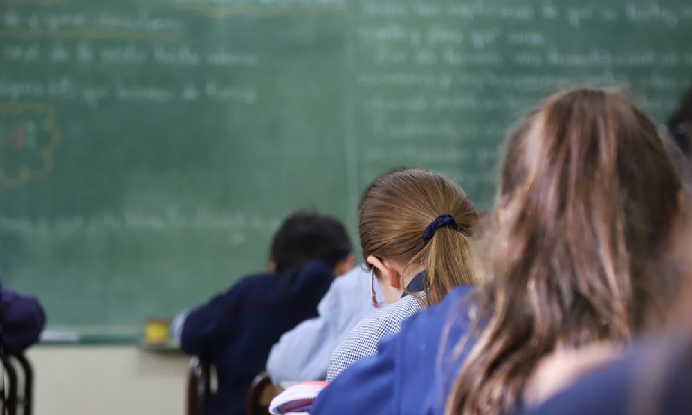 Simulare Evaluarea Națională 2026: Elevii susțin azi proba scrisă la limba și literatura română