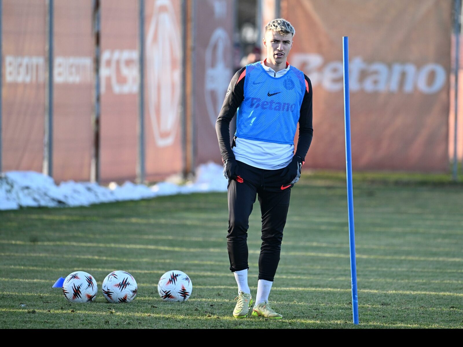 E cel mai bine să plece de la FCSB, spun specialiștii