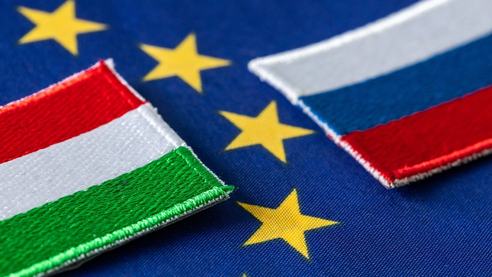 Ungaria, acuzată că a ajutat Rusia să evite sancțiunile UE O investigație jurnalistică scoate la iveală o posibilă colaborare între Ungaria și Rusia, sugerând că Budapesta ar fi intervenit pentru a facilita scoaterea de pe lista de sancțiuni a Uniunii Europene a unor oligarhi ruși