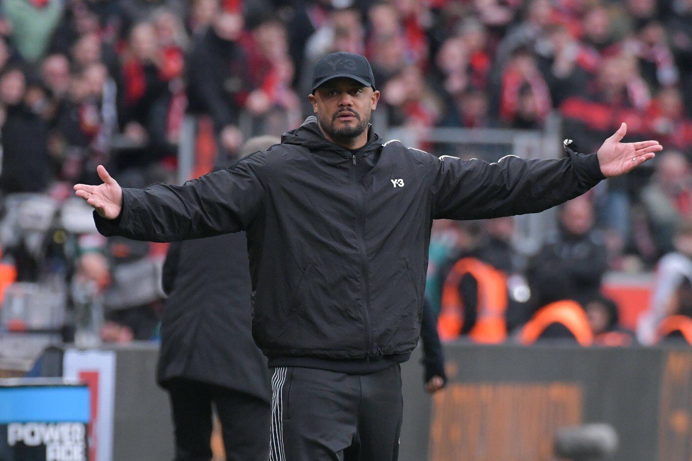 Bayern Munchen, aproape calificată în sferturile Champions League, se confruntă cu o criză de portari Bayern Munchen pare a fi cu un pas în sferturile de finală ale Ligii Campionilor, după ce a învins categoric Atalanta în turul optimilor