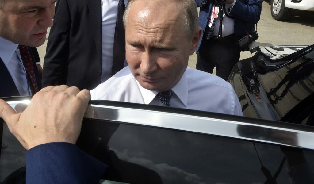 Putin acuză Ucraina pentru atacul asupra unei nave rusești și inflația prețurilor la energie Un metanier rusesc, încărcat cu gaze naturale lichefiate (GNL), a fost atacat și scufundat în urma unor explozii provocate de drone navale