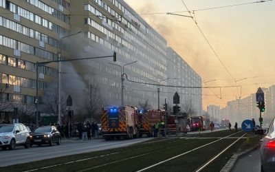 Un incendiu a izbucnit la un spațiu comercial situat la parterul unui bloc de pe Șoseaua Pantelimon din București, sâmbătă după-amiaza