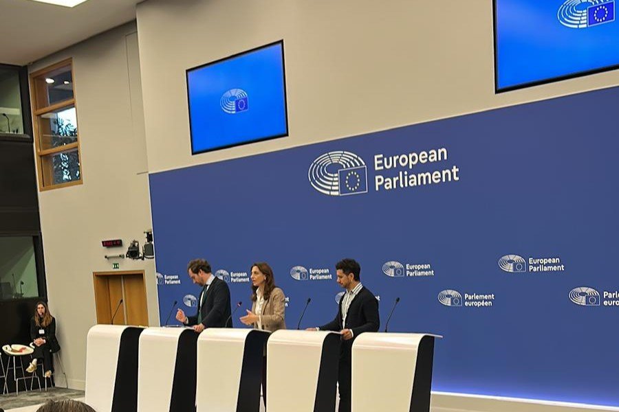 Uniunea Europeană cere soluții urgente pentru criza locuințelor: 10 milioane de locuințe noi, soluția propusă Criza locuințelor din Uniunea Europeană a ajuns în atenția Parlamentului European, care solicită măsuri concrete pentru a combate deficitul major de locuințe accesibile