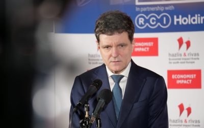 Nicușor Dan: Coaliția de guvernare funcționează combinând „administrativul cu jocul politic” Președintele Nicușor Dan a descris, luni seară, mecanismele interne ale coaliției de guvernare, subliniind o dualitate funcțională