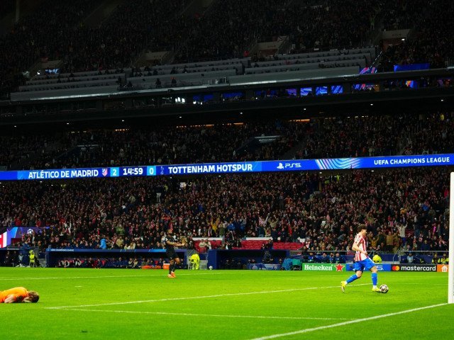 Kinsky, debut de coșmar în Champions League: Un punct pentru prezență, o notă de plată pentru greșeli Antonin Kinsky, portarul ceh titularizat surprinzător de Igor Tudor în meciul Atletico Madrid – Tottenham, a avut o seară de uitat în optimile Champions League