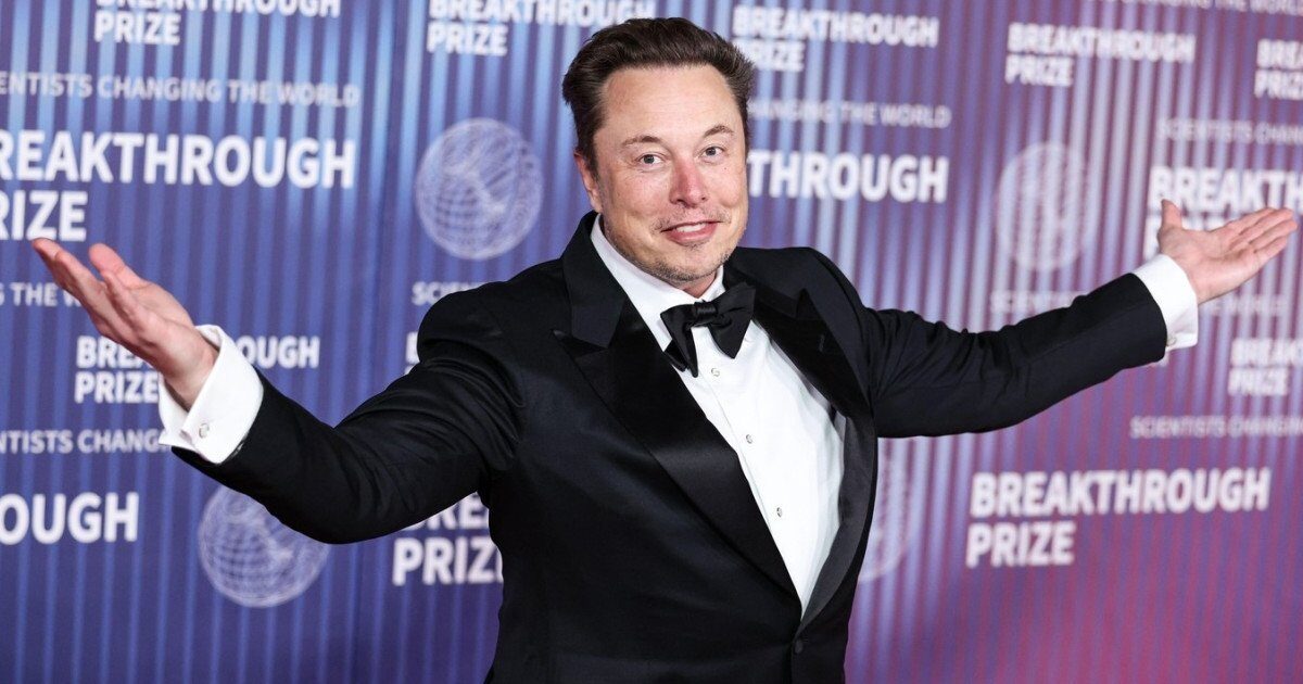 Elon Musk, în fruntea bogaților lumii cu o avere de peste 800 de miliarde de dolari Afaceristul Elon Musk, cunoscut pentru rolul său la Tesla, SpaceX, X și xAI, conduce clasamentul celor mai bogați oameni din lume, conform celei mai recente liste publicate de revista Forbes
