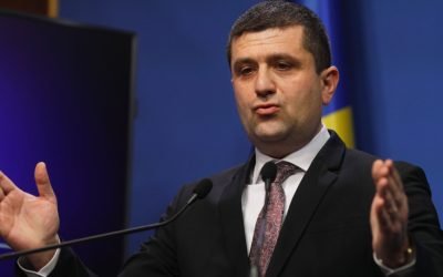 Miruță: Avioanele americane în România nu transportă explozibil, contrar temerilor lui Băsescu Ministrul Apărării, Radu Miruță, a răspuns luni îngrijorărilor exprimate de fostul președinte Traian Băsescu cu privire la posibilitatea unui atac iranian asupra forțelor americane dislocate în România