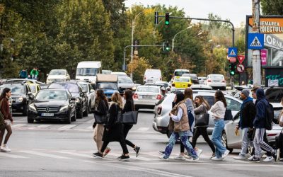România, de la creștere economică rapidă la recesiune: Analiza Bloomberg și efectele crizei România se confruntă cu o schimbare majoră de direcție, trecând de la o perioadă de creștere economică rapidă la o posibilă recesiune