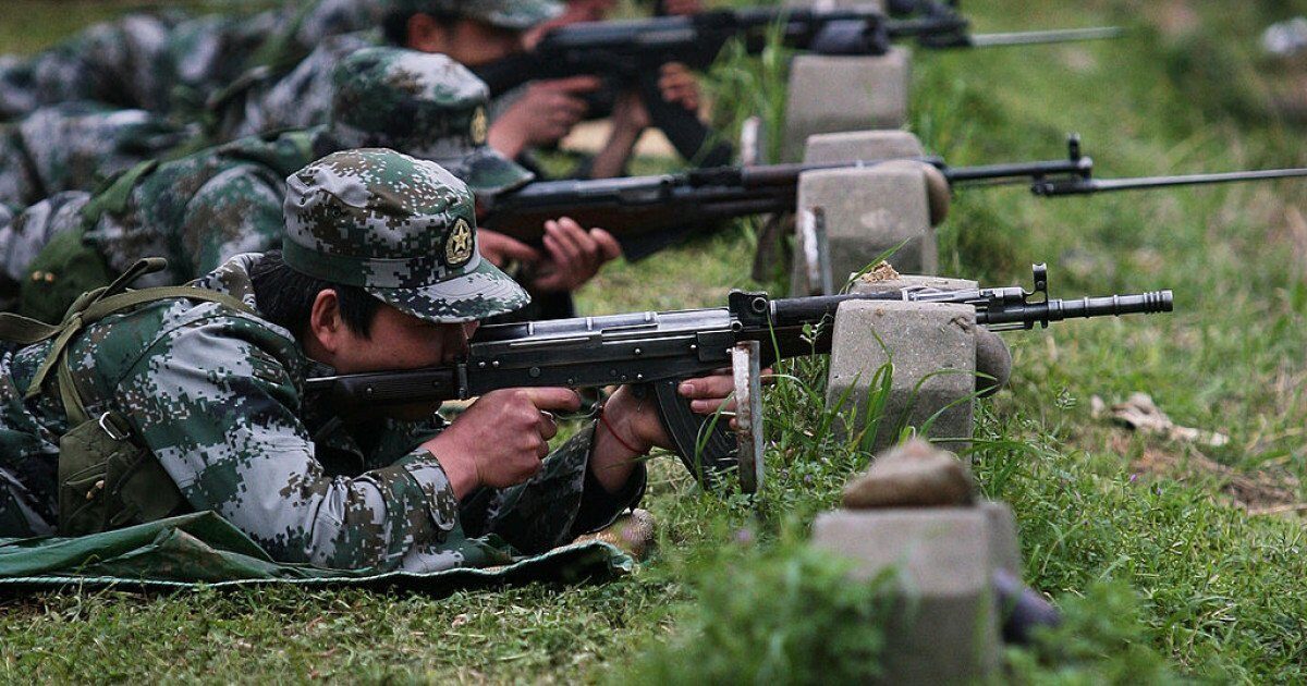 China își majorează cheltuielile militare: bugetul pentru apărare crește cu 7% China va aloca un buget de aproape 277 de miliarde de dolari pentru apărare în 2026, marcând o creștere de 7% față de anul precedent