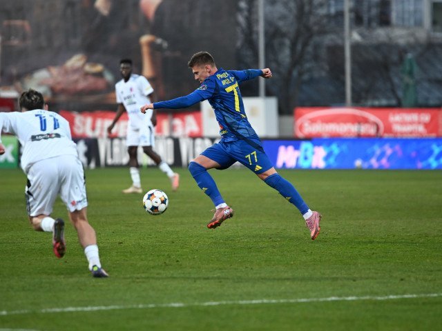 Botoșani și UTA, primele echipe în play-out Campionatul Superligii României a intrat în faza play-out, iar primele rezultate au conturat un clasament provizoriu