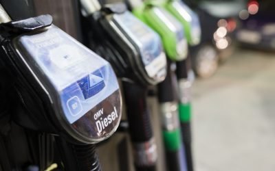 Guvernul declară stare de criză pe piața carburanților și pregătește măsuri de urgență București – Guvernul României se pregătește să declare stare de criză pe piața de țiței și produse petroliere, în urma creșterii accelerate a prețurilor la combustibili