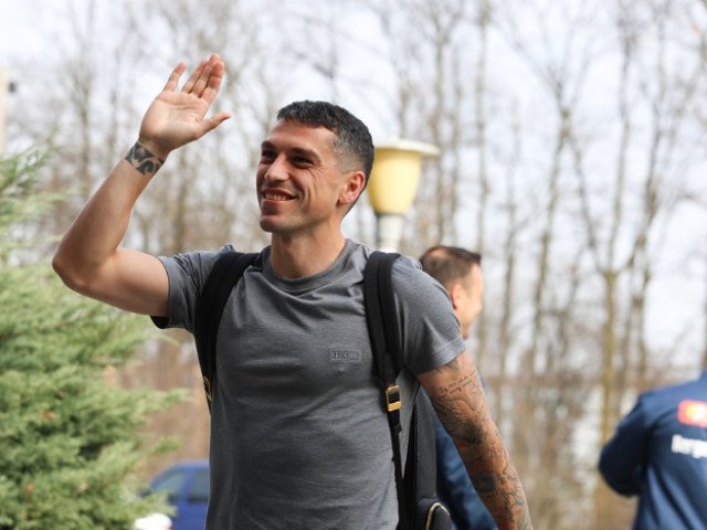 Stanciu așteaptă debutul în China, Lucescu pregătește convocarea la națională Nicolae Stanciu se pregătește de debutul oficial la Dalian Yingbo, echipa din China la care s-a transferat recent