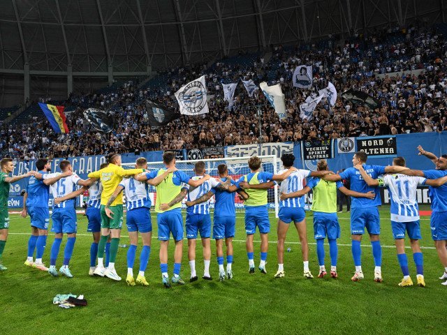 Craiova domină SuperLiga, cu ochii pe Cupa României și o valoare a lotului în creștere Universitatea Craiova a încheiat sezonul regulat din SuperLiga pe primul loc, consolidându-și poziția de lider
