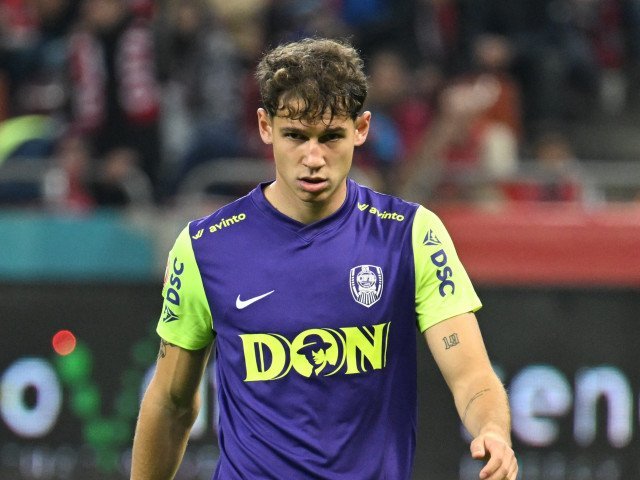CFR Cluj, gata să vândă un fundaș central: Matei Ilie, dorit de fosta echipă a lui Daniel Pancu CFR Cluj ar putea să se despartă de Matei Ilie, fundașul central dorit de o echipă din Rusia, după ce o ofertă concretă a sosit pe adresa clubului
