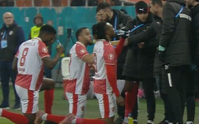 Pauză pentru Ramadan: Dinamo – FC Argeș, un meci marcat de o premieră în fotbalul românesc Un moment istoric în fotbalul românesc a avut loc recent, când partida dintre Dinamo București și FC Argeș a fost întreruptă pentru a permite jucătorilor musulmani să se hidrateze și să se alimenteze