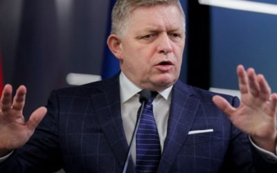 Premierul slovac Robert Fico, în vizită oficială la București Premierul Slovaciei, Robert Fico, se află vineri în România pentru o vizită oficială, care include întâlniri cu oficiali de rang înalt