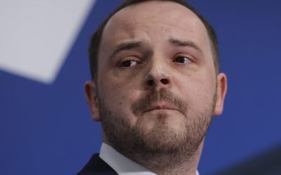 Fostul coordonator al centrului de arși de la Floreasca dă în judecată ministrul Sănătății Medicul Tiberiu Paul Neagu, fostul coordonator al centrului pentru arși de la Spitalul Floreasca din București, a deschis un proces împotriva ministrului Sănătății