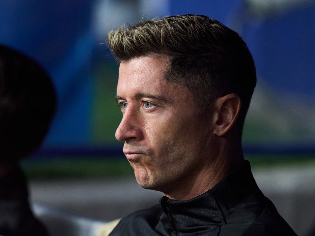 Lewandowski, out pentru returul cu Atletico Madrid: Barcelona, în dificultate Barcelona va aborda returul cu Atletico Madrid, programat marți, 3 martie, cu un handicap major: absența lui Robert Lewandowski